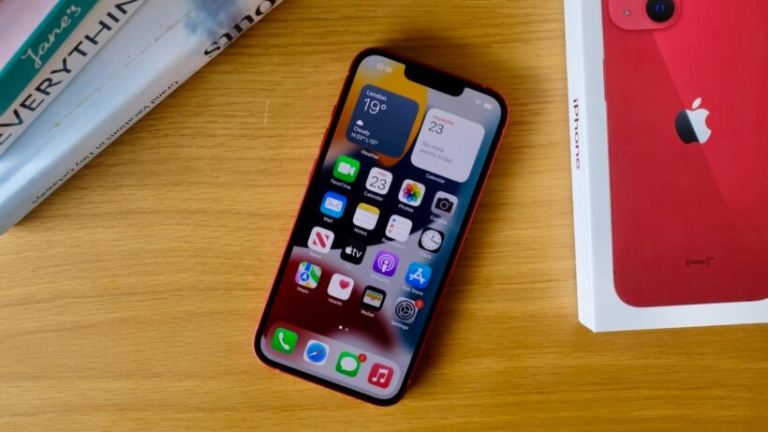 Apple iPhone 13 Blue