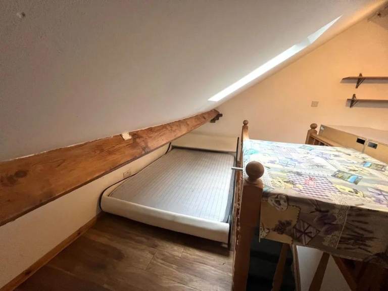 Bright 2nd Floor Studio on Gordon Road, TW3 – Available Now