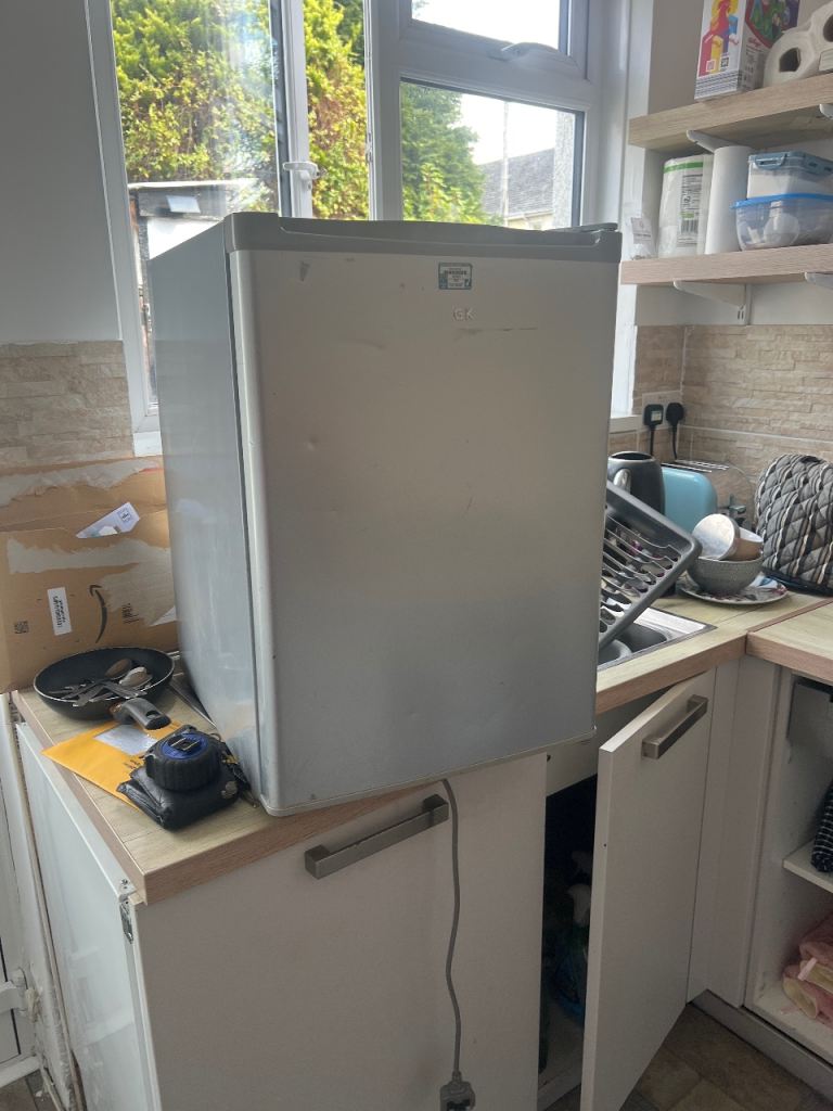 Counter top fridge 