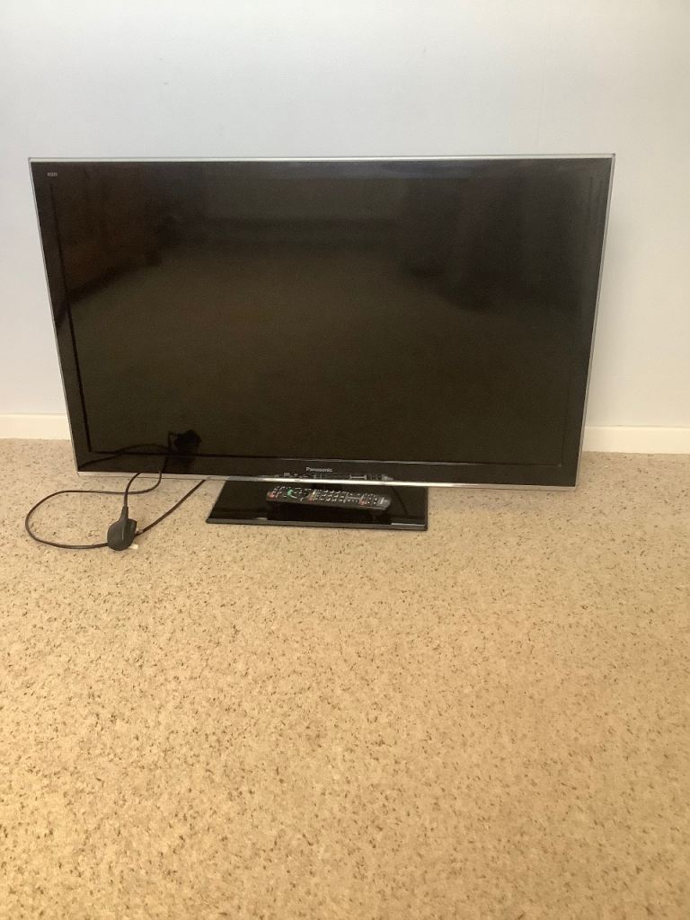 Panasonic 37” Flat Screen TV with Remote – Good Condition