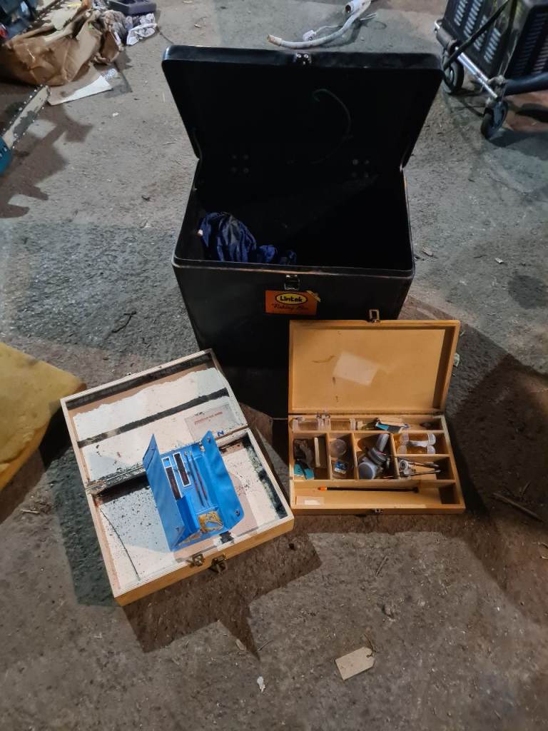 Fishing box n contents