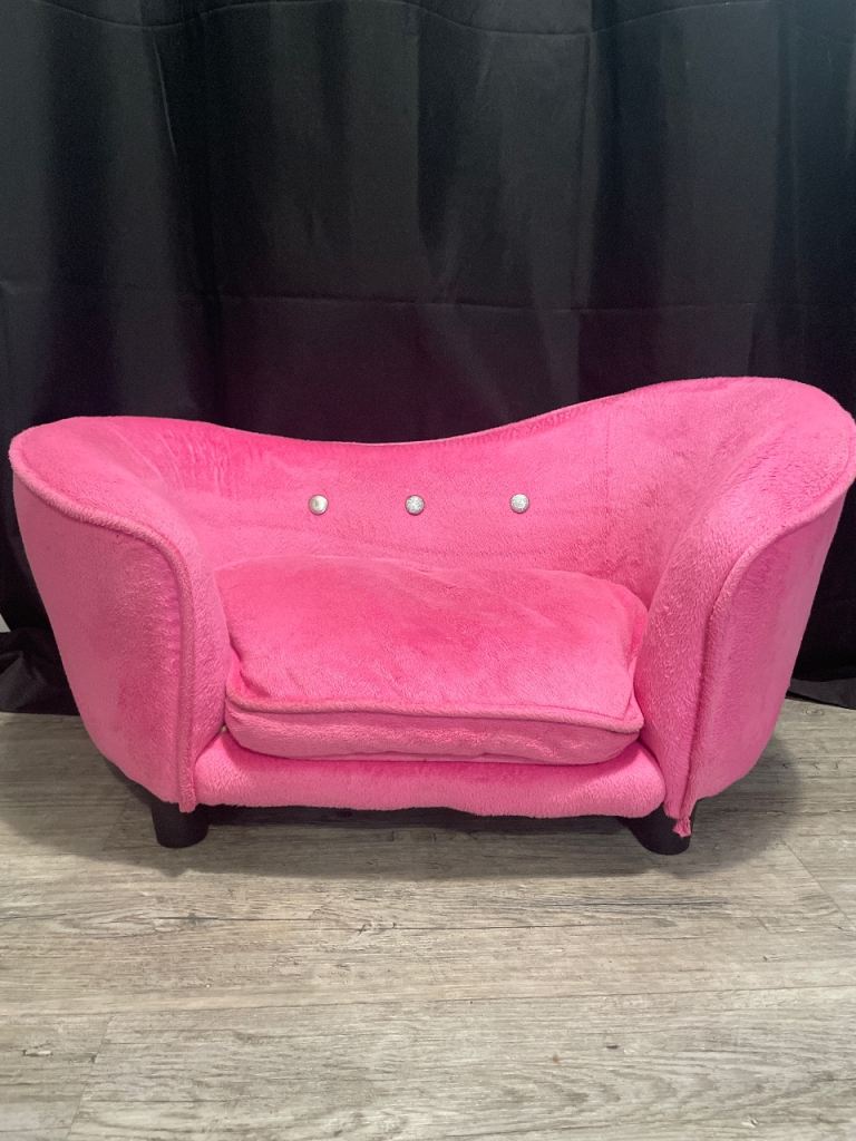 Pink princess dog bed/sofa