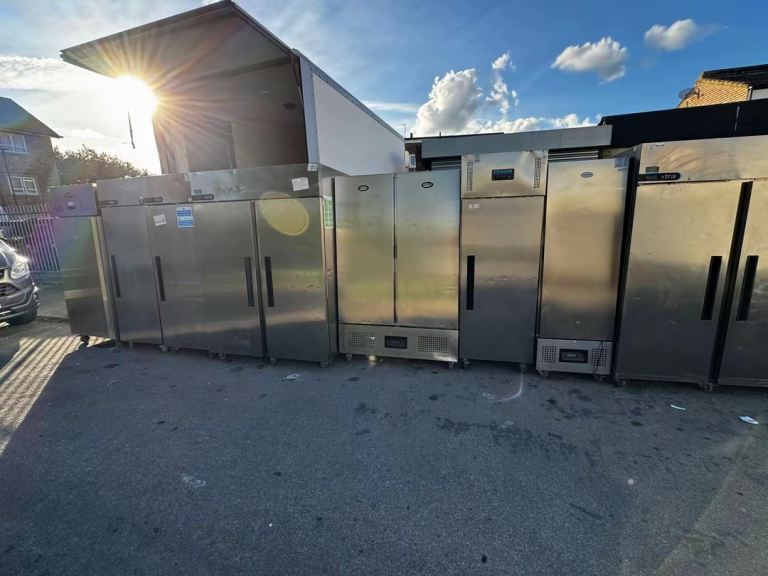 Commercial double door fridge foster Williams cafe shop restaurant takeaway 