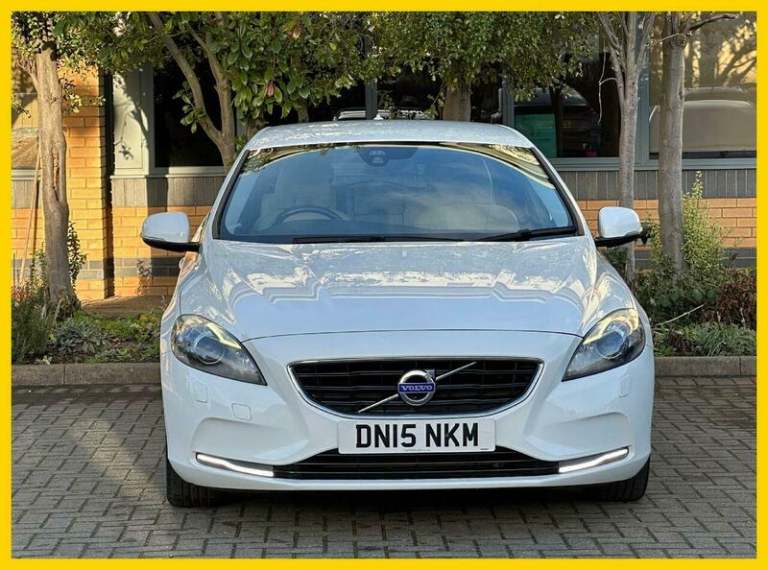 2015 Volvo V40 1.6 D2 SE Lux Euro 5 (s/s) 5dr HATCHBACK Diesel Manual