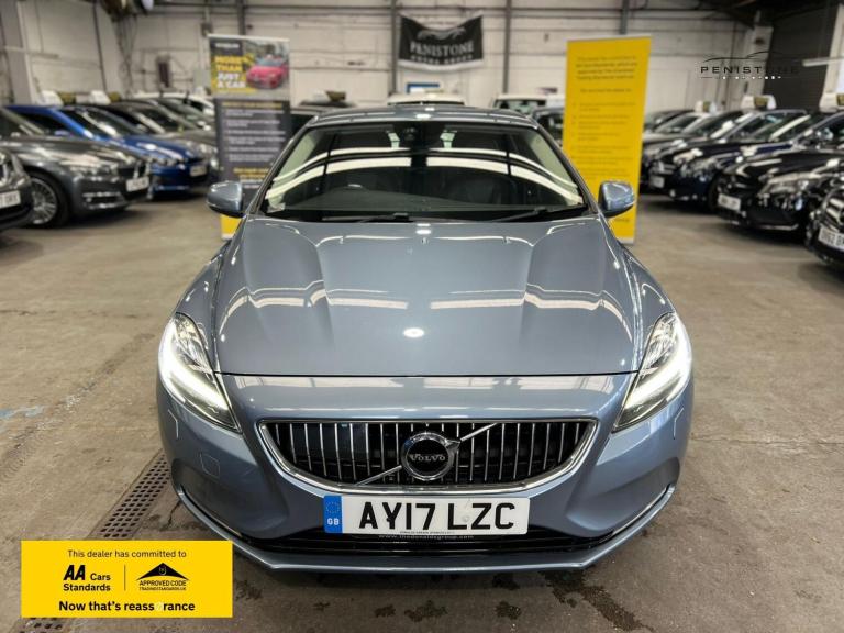 2017 Volvo V40 2.0 T2 Inscription Hatchback 5dr Petrol Manual Euro 6 (s/s) (122 ps) HATCHBACK Pet...