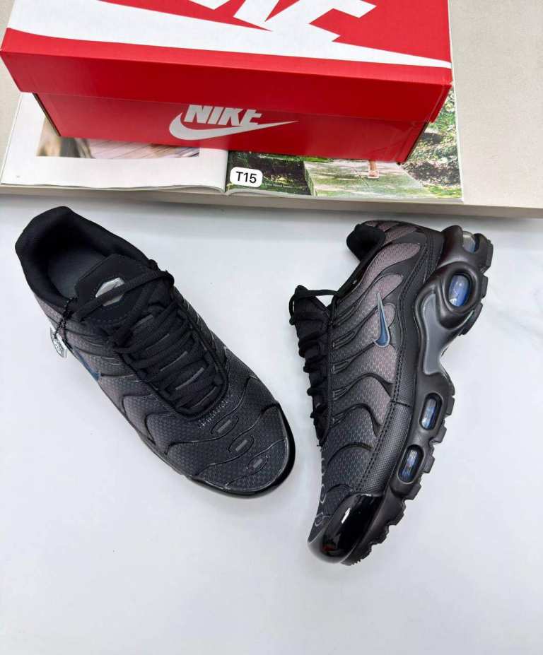Men Nike Tns pre loved