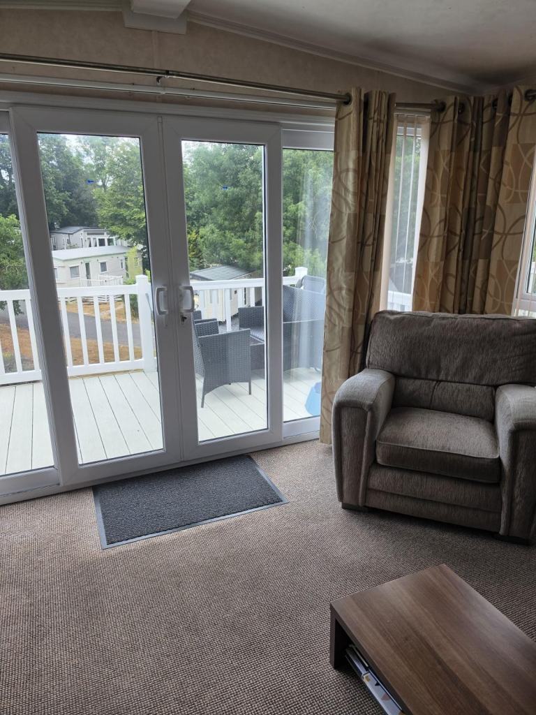 PEMBERTON PARK LANE 40X14 • 2 BED • DG • CH • LUXURY STATIC • £23,995