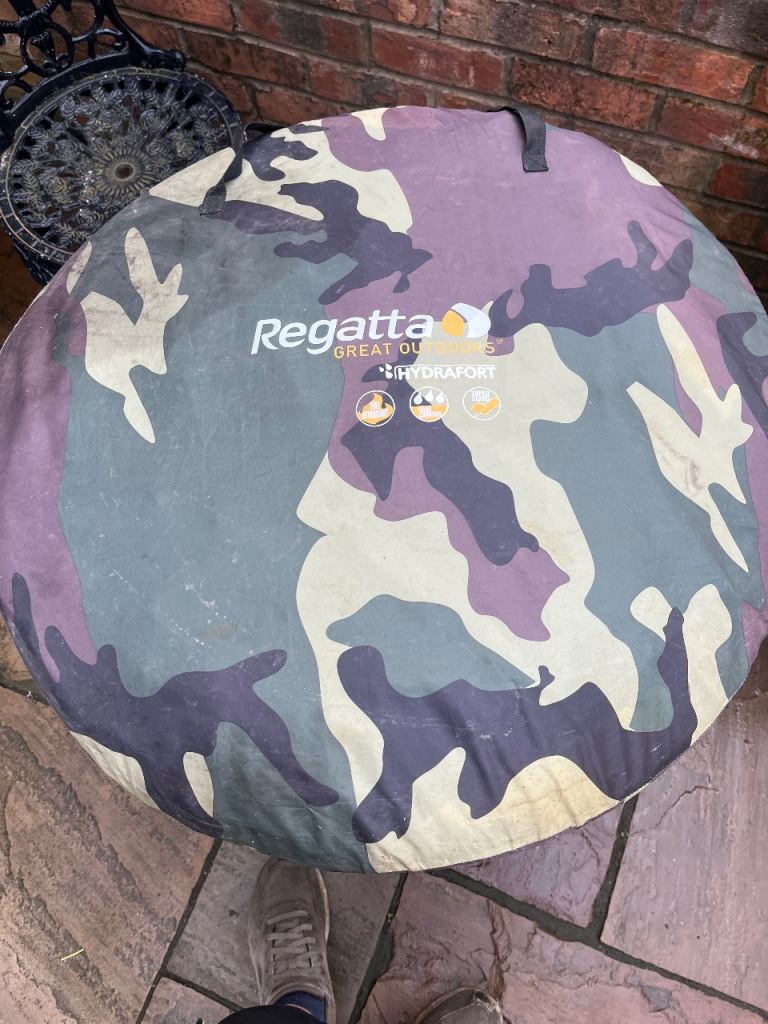 Pop up tent