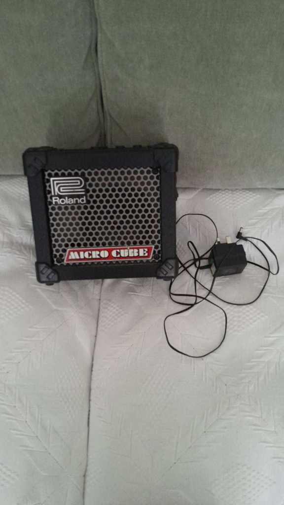 Roland Micro Cube Guitar Amplifier – Good Condition
