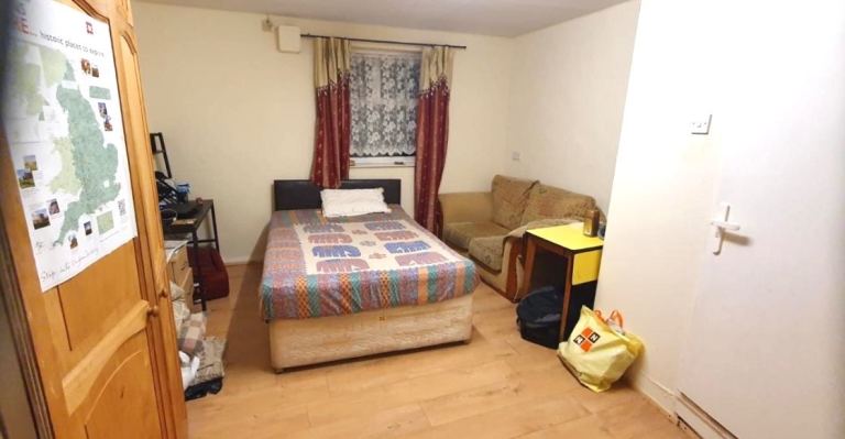 (Not a studio)En-suite double room including bills for single occupancy or couple Postcode W4 3AY