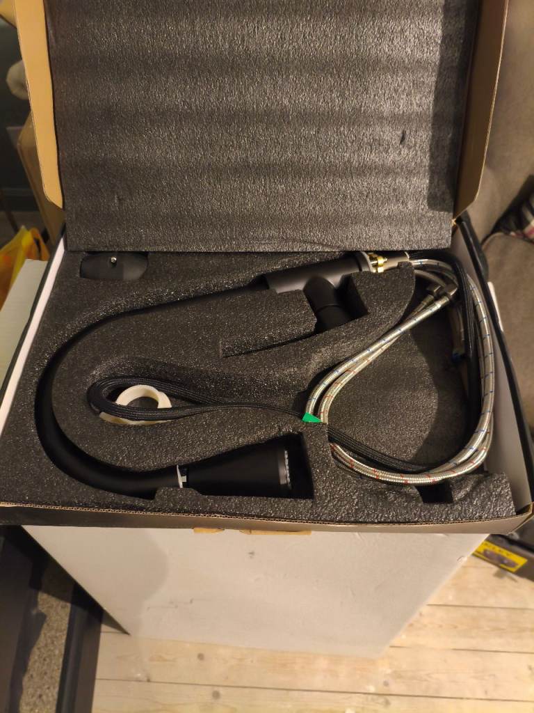 Black extendable kitchen sink tap bnib