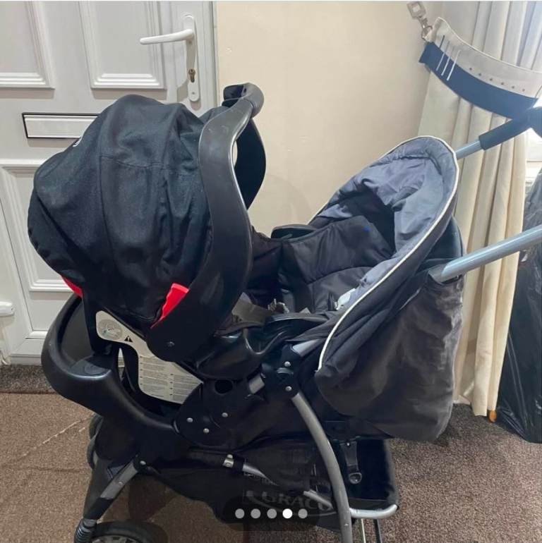 Graco Travel System with Car Seat and Pram – Good Condition