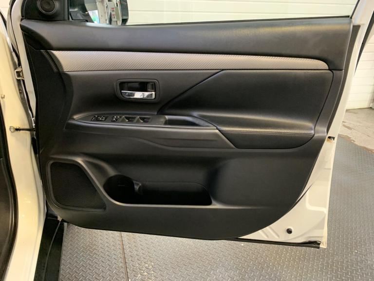 2014 Mitsubishi Outlander 2.2 DI-D GX4 Auto 4WD Euro 5 (s/s) 5dr ESTATE Diesel Automatic