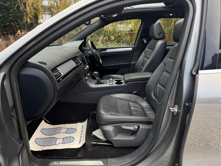 2016 Volkswagen Touareg 3.0 TDI V6 BlueMotion Tech R-Line Tiptronic 4WD Euro 6 (s/s) 5dr ESTATE D...