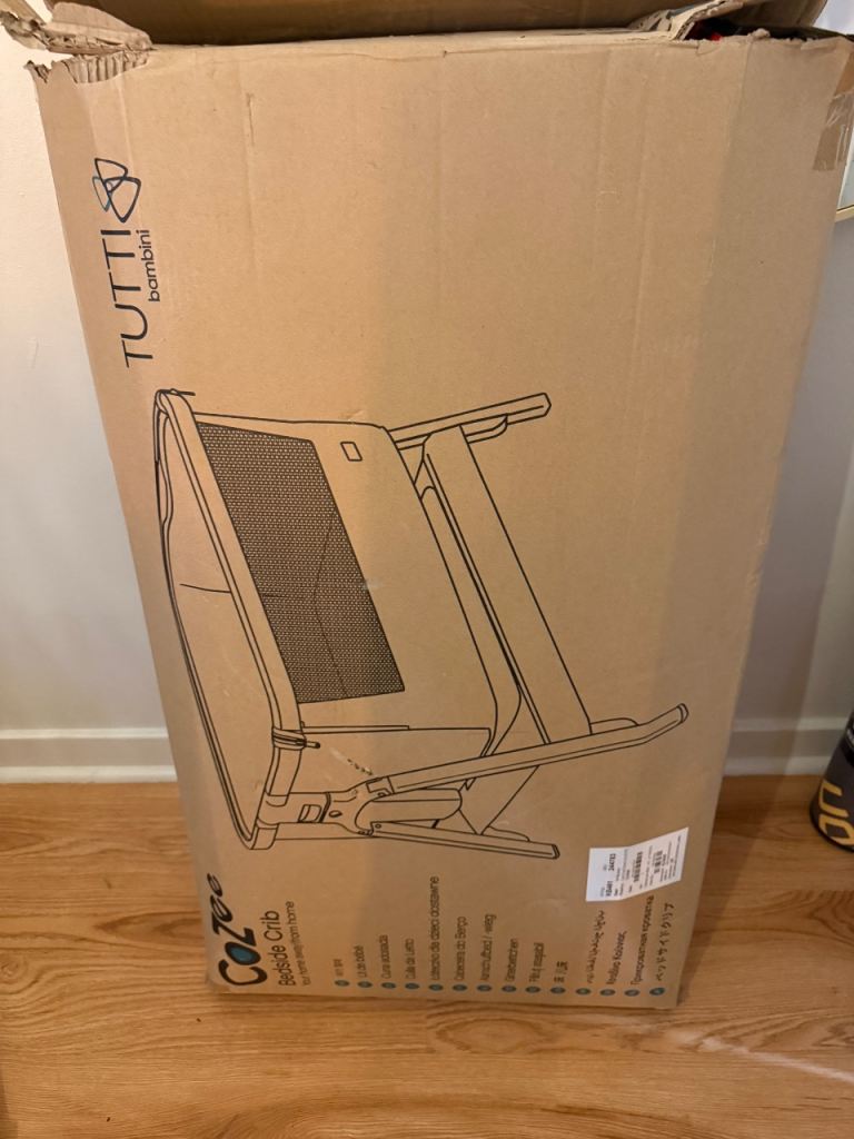 (Pending collection)Tutti Bambini CoZee Bedside Crib – like new