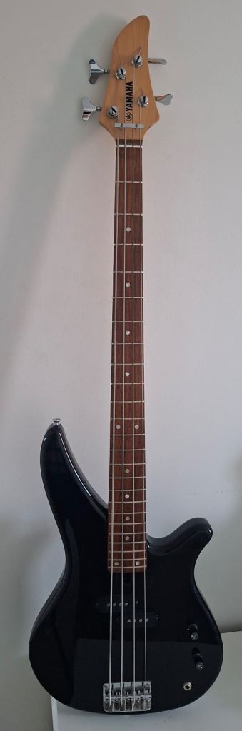 Yamaha Bass Guitar ERB070