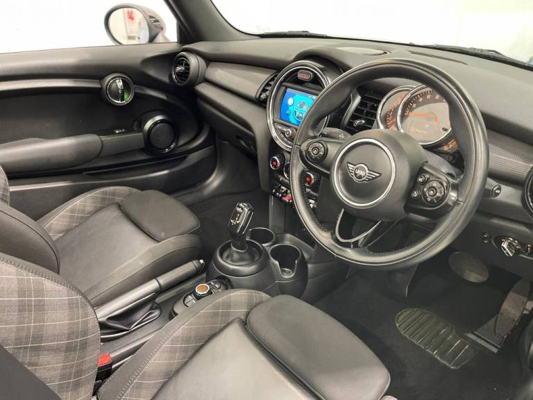 2018 MINI Convertible 1.5 Cooper Convertible 2dr Petrol Steptronic Euro 6 (s/s) (136 ps) Converti...