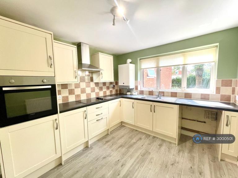 2 bedroom flat in Farr Drive, Coventry, CV4 (2 bed) (#3000501)