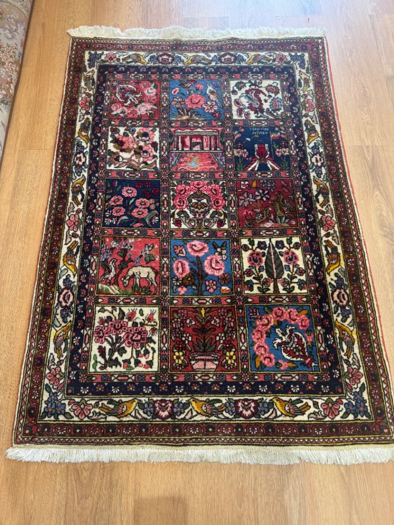 Handmade Persian Bakhtiyari Rug 