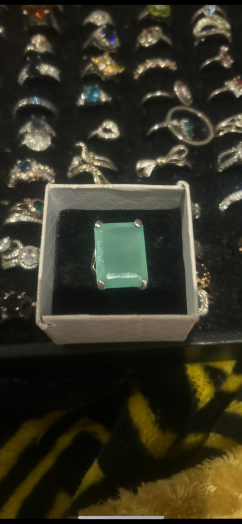 Jade green stone ring 