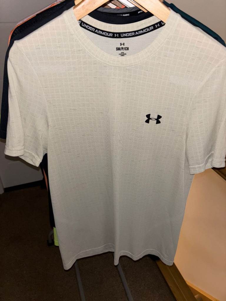 14x Nike & Under Armour Tops. S & M. Excellent Condition. Cost £35-£45 each, accept £8/£10 each