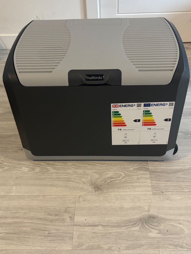 Halfords 40 Litre Mains and 12V & 24V Electric Coolbox