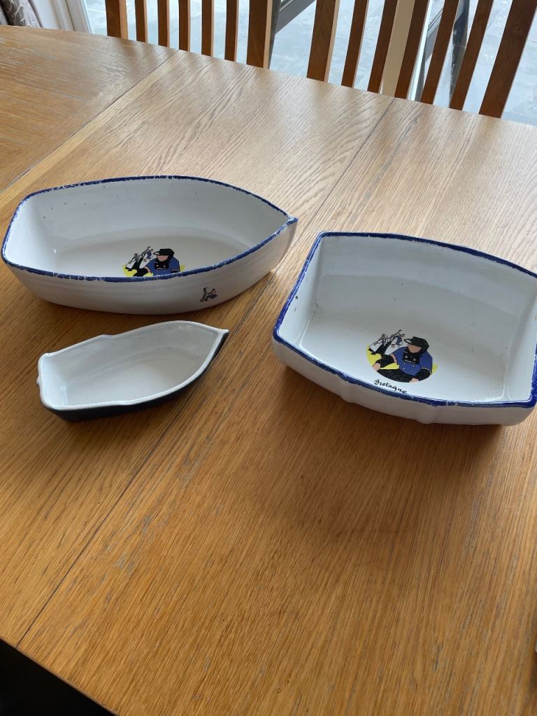 Large collection of glasses and kitchen ware 