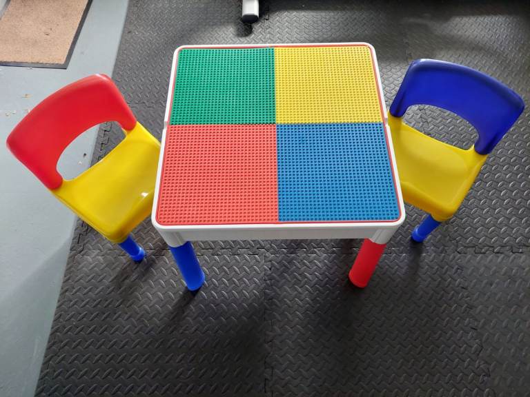 Kid's Lego table / play table / sand pit and 2 chairs