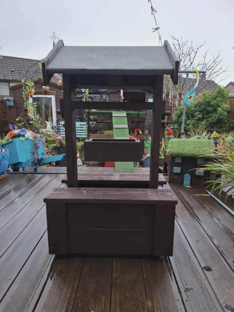 image for hand made wishing well for sale