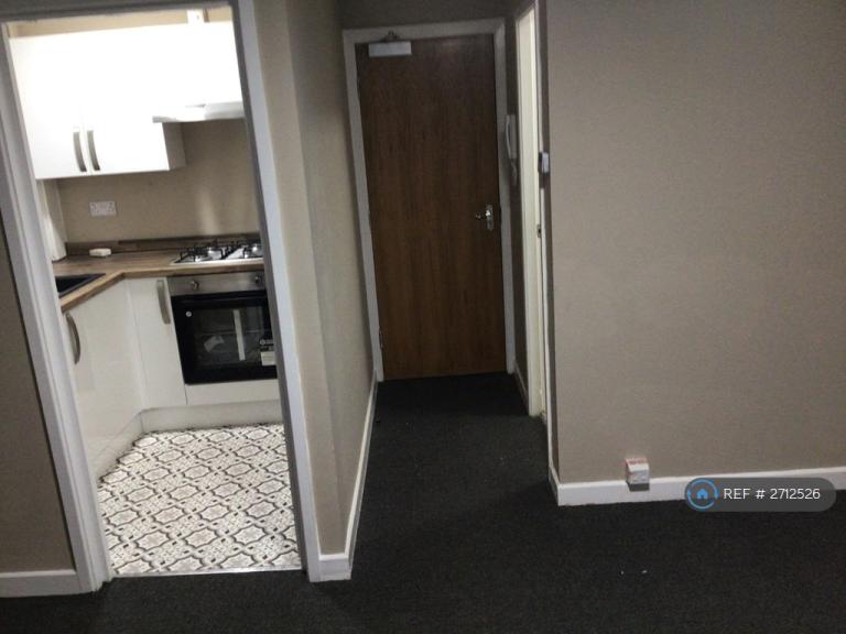 Studio flat in Oldham Road, Rochdale, OL16 (#2712526)