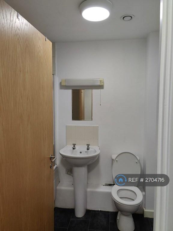 2 bedroom flat in Beauchamp House, Coventry, CV1 (2 bed) (#2704716)