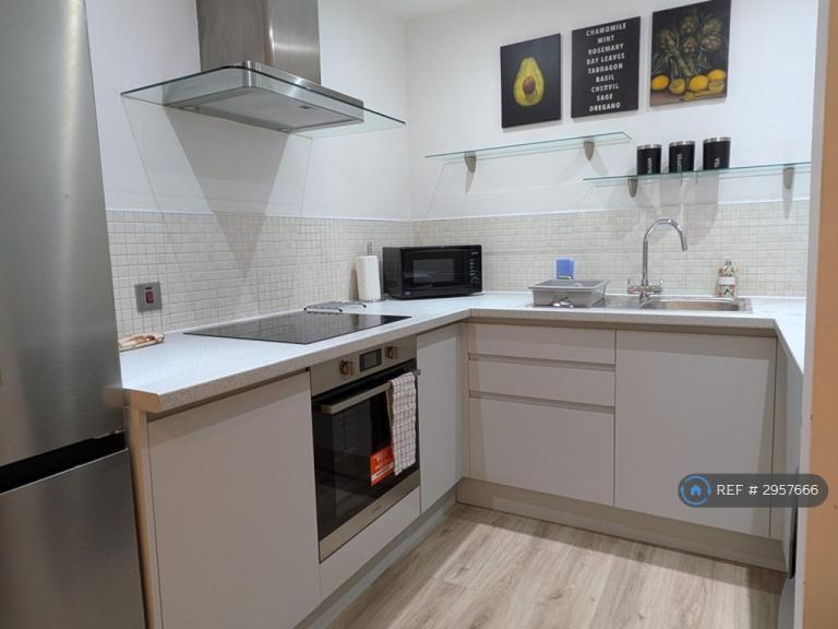 2 bedroom flat in The Habitat, Nottingham, NG1 (2 bed) (#2957666)