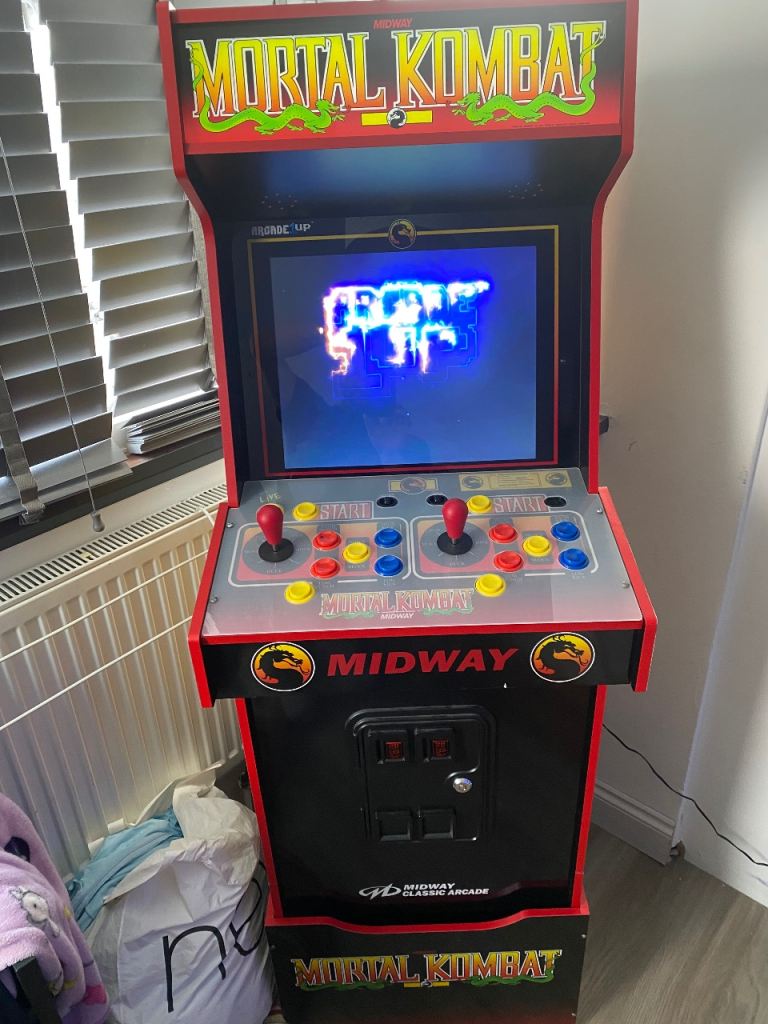 MORTAL KOMBAT 1up ARCADE MACHINE WITH RISER ,GREAT PRE-LOVED CONDITION ,MINIMAL USE ,FREE DELIVERY