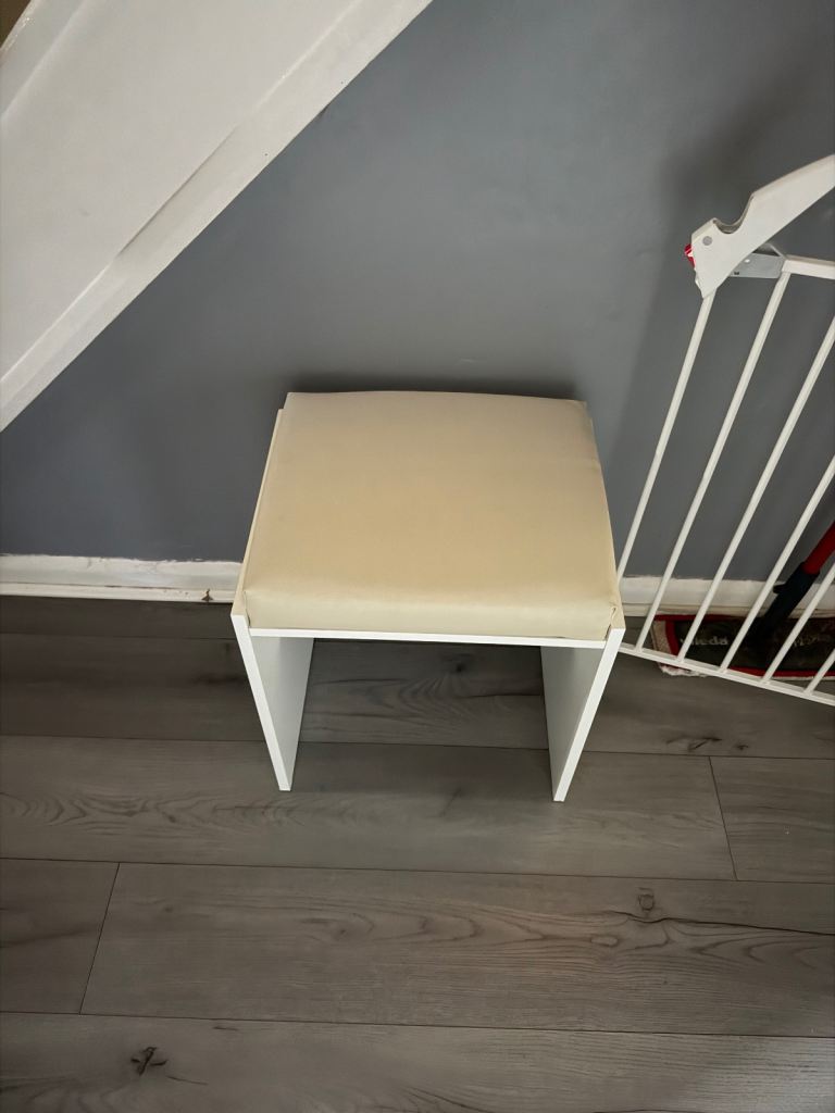 Drawing table stool