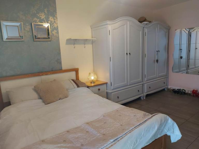 Furnished Double room RM8, Balcony park view