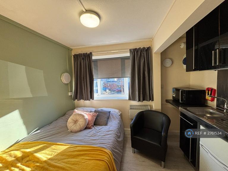 Studio flat in Deiniol Road, Bangor, LL57 (#2761534)