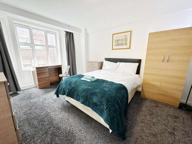 ✅Hyde Park Living – Bright & Modern Double Room Available Now!✅