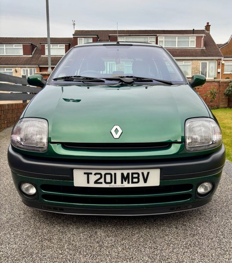 Mk2 Clio, 1999,  10k miles, 1 Prev owner 1.6 Auto.