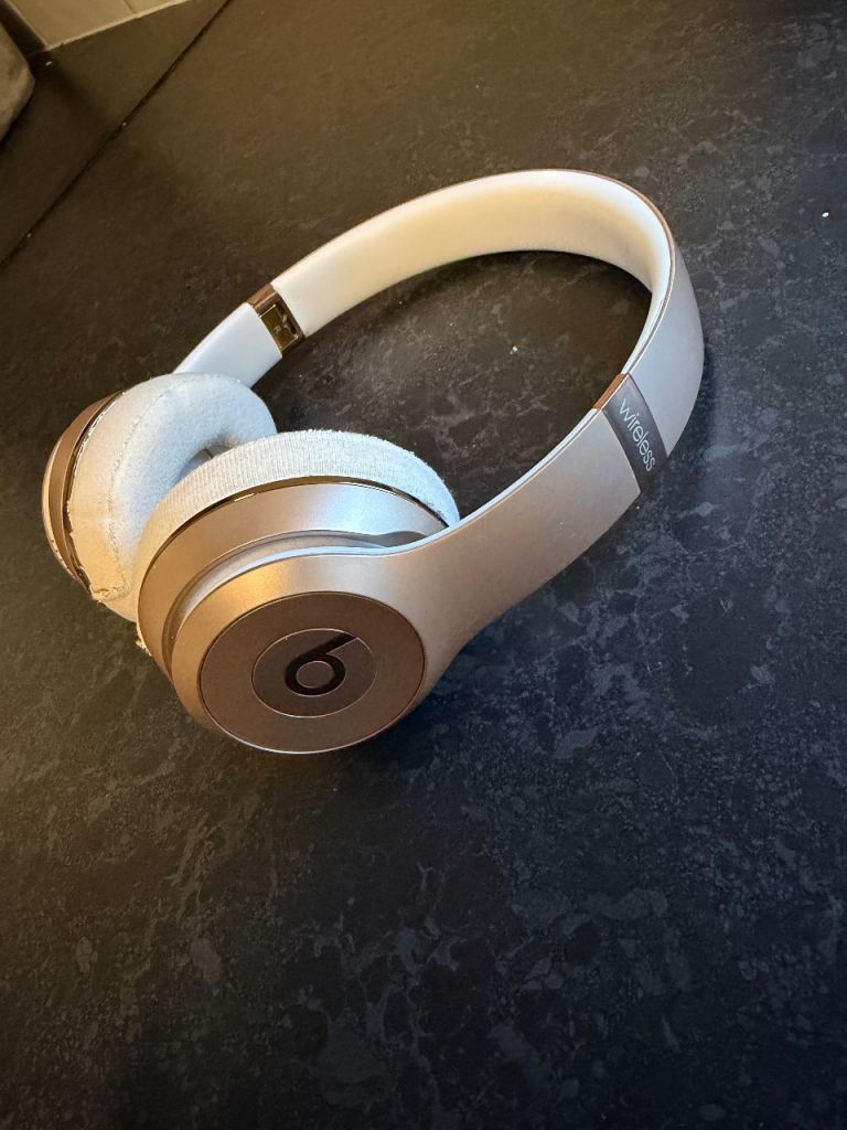 Beats Solo 3 - Bluetooth Wireless Headphones