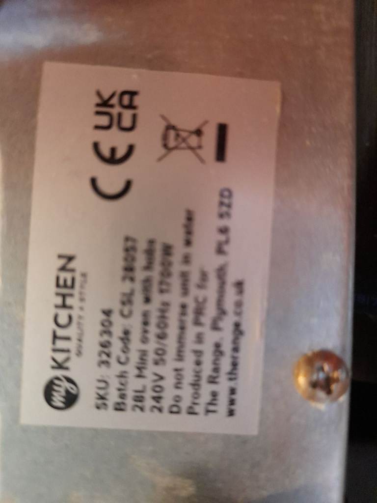 Table top cooker. 2 hobs, oven and grill.