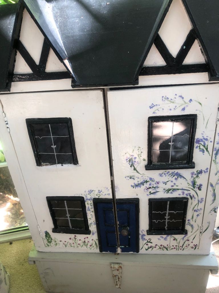 Lovely Wooden Doll's House 