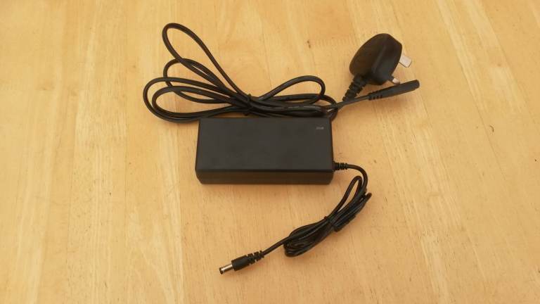 E-Bike Lion Battery Charger for 24V Battery output 29.4V 5.5mm round plug with UK mains lead