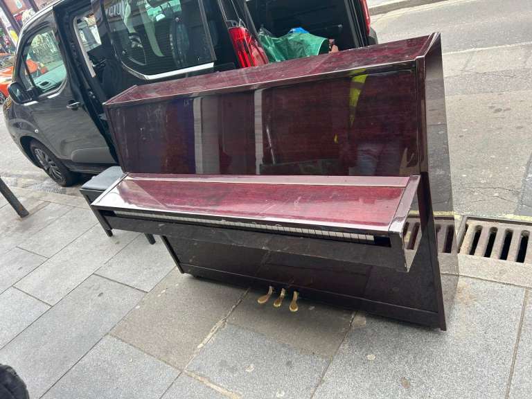 Regent Piano free - must pick up