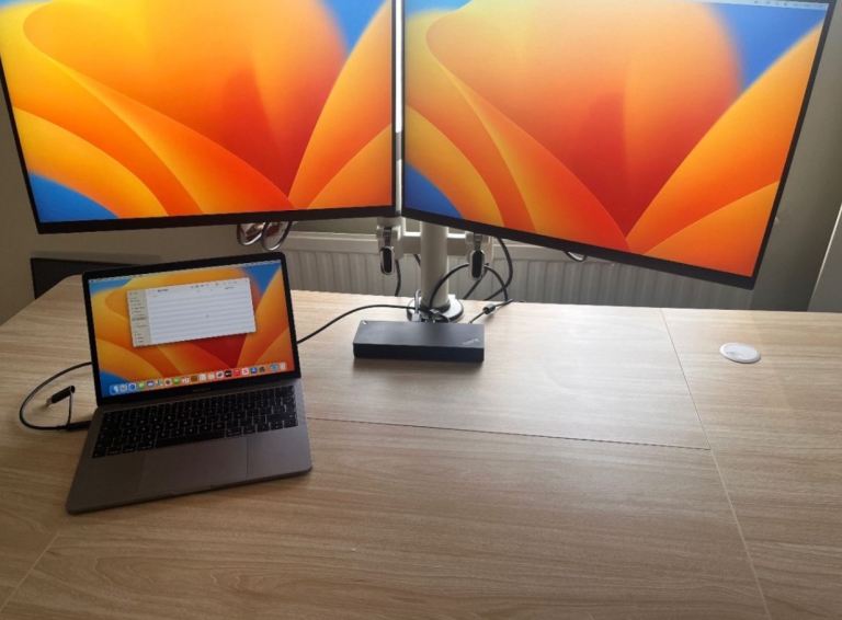 2x monitor, Lenovo docking station and monitor arms