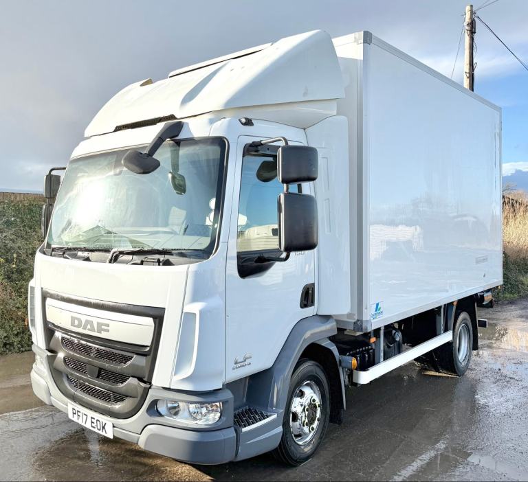 2017 DAF LF45.150 FRIDGE/FREEZER MEAT RAILER CARCASS LIFT 7.5 TON MANUAL EURO-6