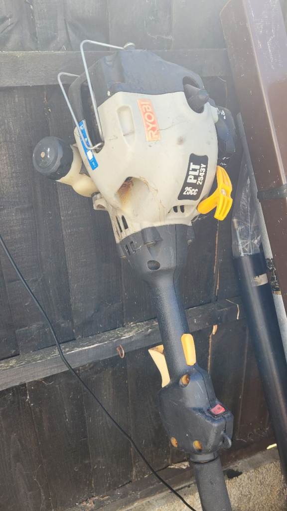 Ryobi PLT 2543Y Petrol Strimmer
