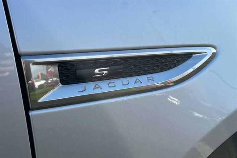 2019 Jaguar E-Pace 2.0d [240] R-Dynamic S 5dr Auto ESTATE DIESEL Automatic