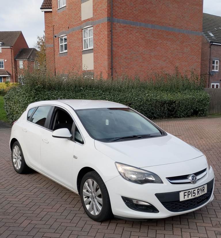 VAUXHALL ASTRA TECH LINE, 12 MONTHS MOT, £20 TAX, EURO 6 ULEZ, FULL SERVICE HISTORY, JUST SERVICED.