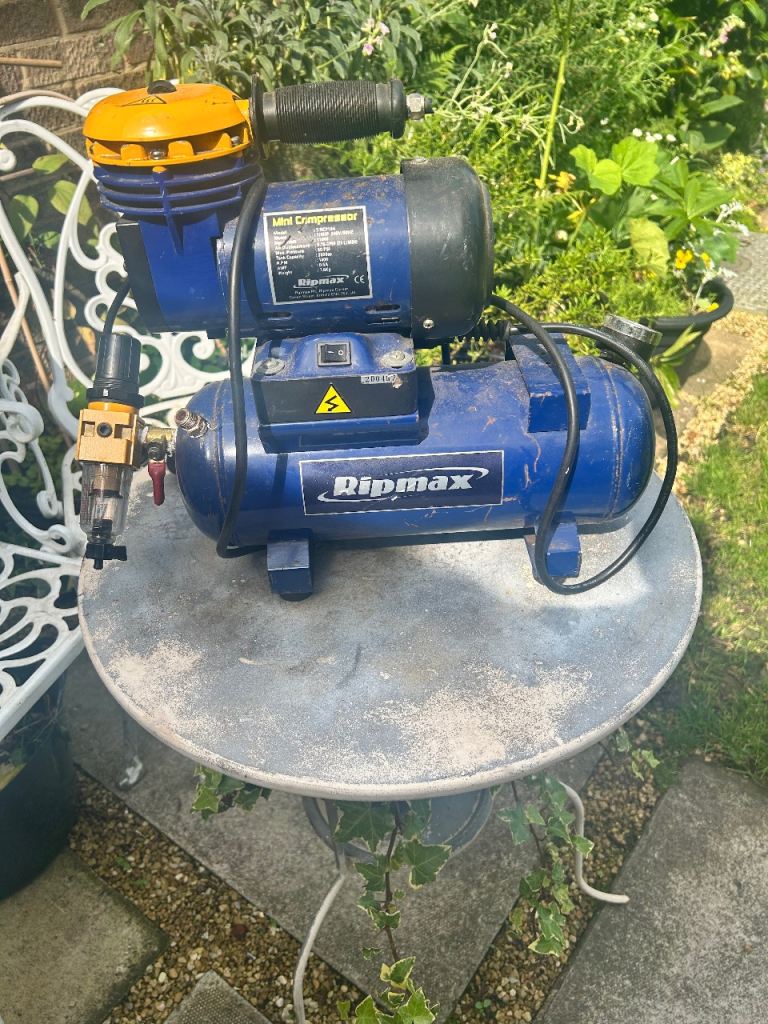 Small air compressor 
