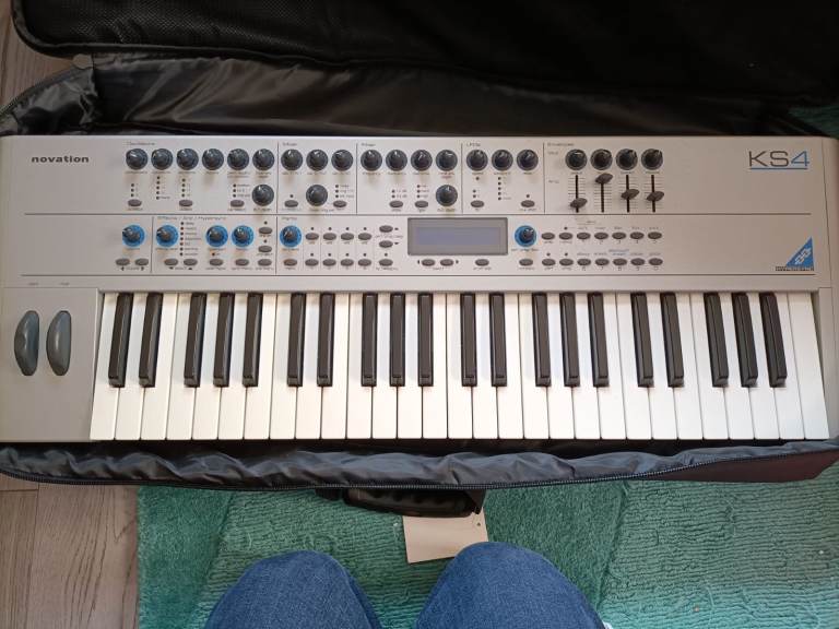Novation KS4 Synth + Gig Bag
